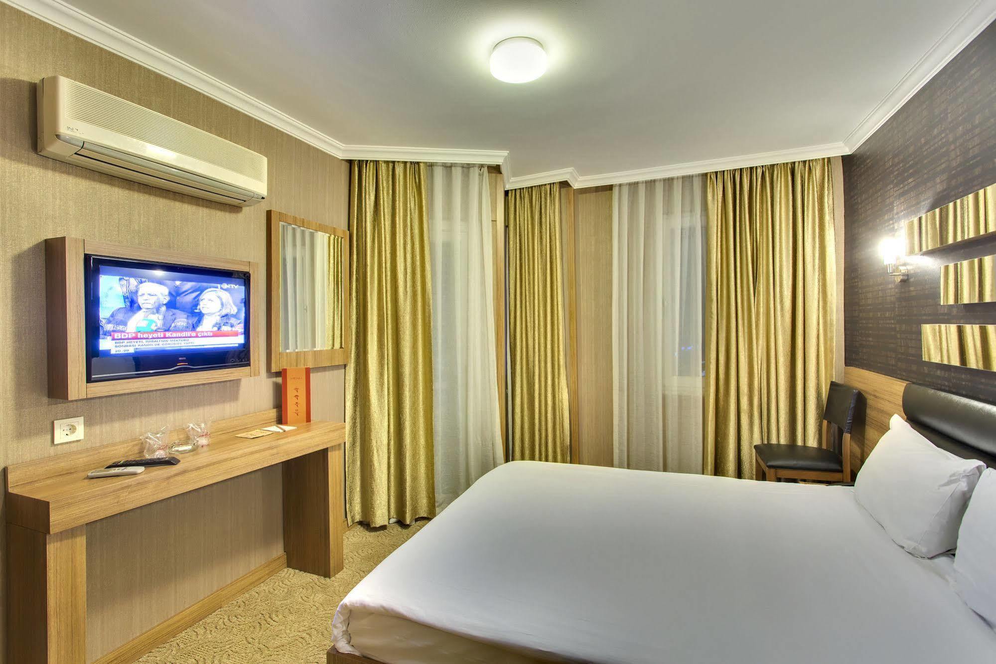 Antroyal Hotel Antalya Exterior photo