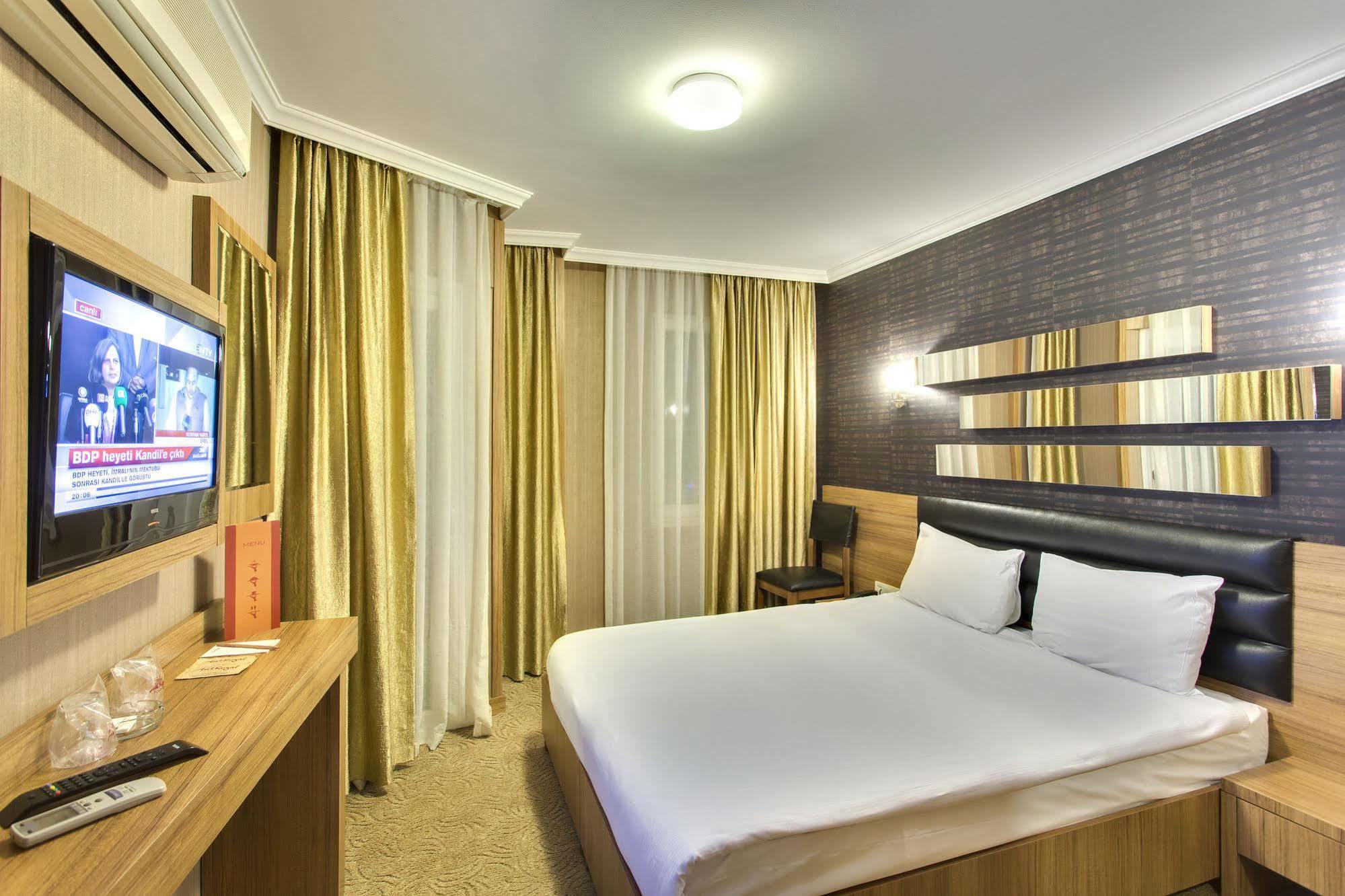 Antroyal Hotel Antalya Exterior photo